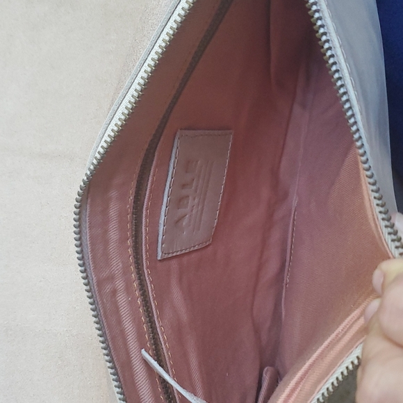 Abel Local + Global mare zip clutch. Color is fog. - Picture 6 of 13